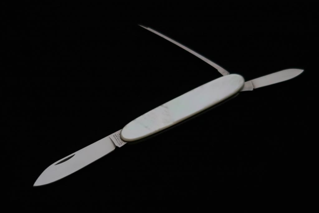 西洋剃刀×３点まとめて AURORA・Dr.Balfanz・BACCHUS 中古 西洋剃刀×3点まとめて AURORA・Dr.Balfanz・BACCHUS 中古 2025年最新